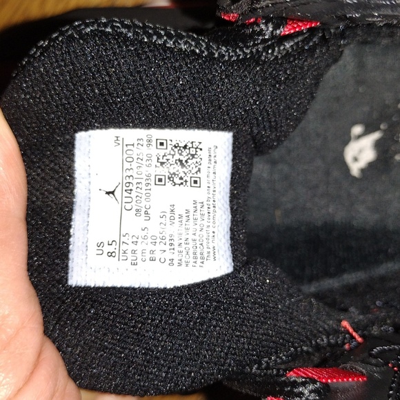 Jordan True Flight Black And Red Sneakers - Picture 4 of 8